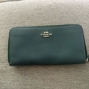 Coach wallet used 2 times